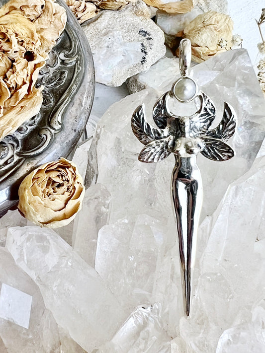 ‘Oceans Grace’ Pearl Goddess Talisman Pendent 925