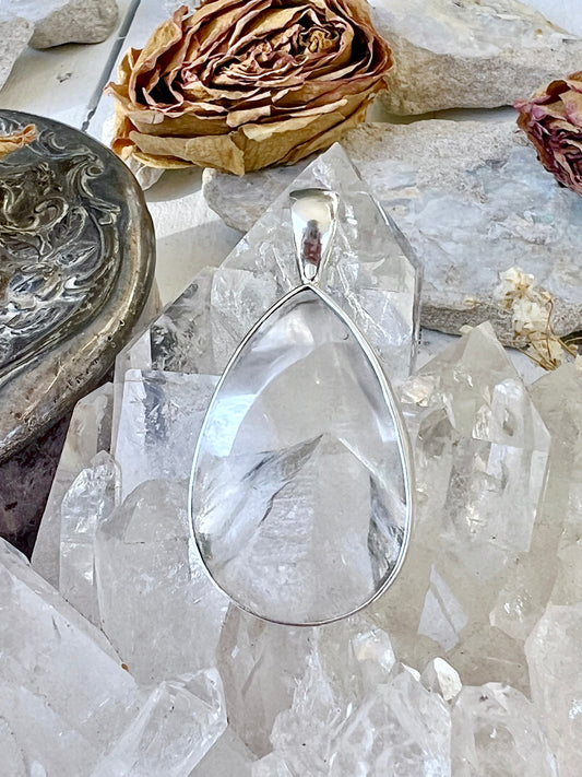 ‘Goddess of the Sky’ Mt Everest Manifestation Quartz Teardrop Pendent 925 MQE