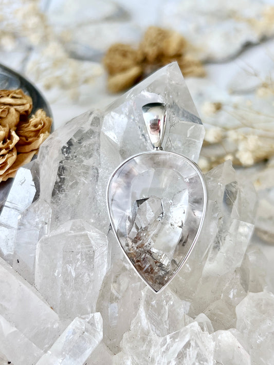 ‘Astraea’ Manifestation Quartz Teardrop Pendent 925 MQT2