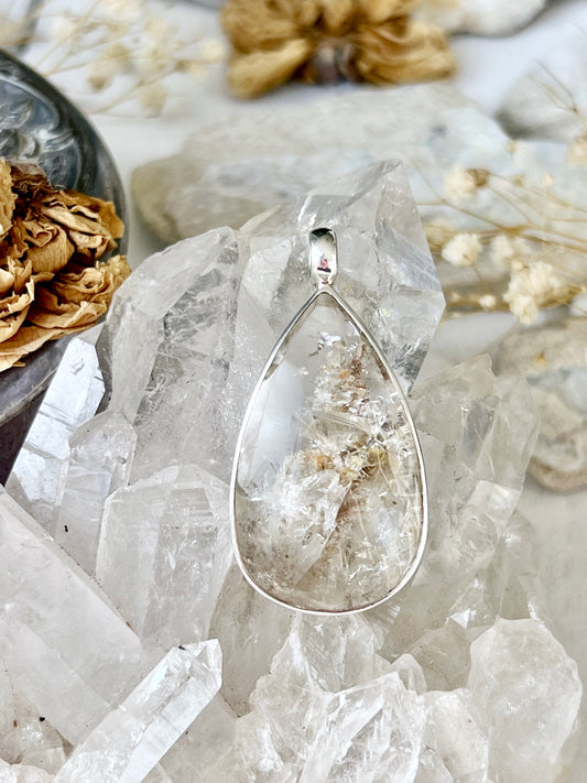 Garden Of Roses Manifestation Quartz Teardrop Pendent