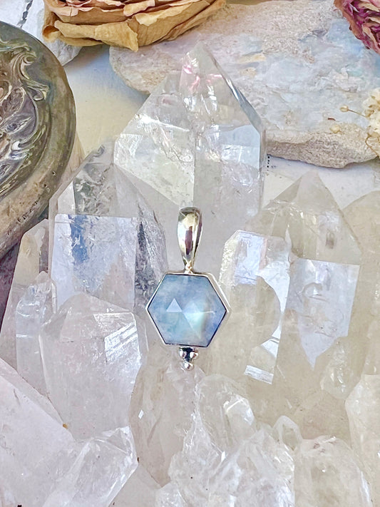 ‘Harmonia’ Hexagon Moonstone Pendent 925 M1