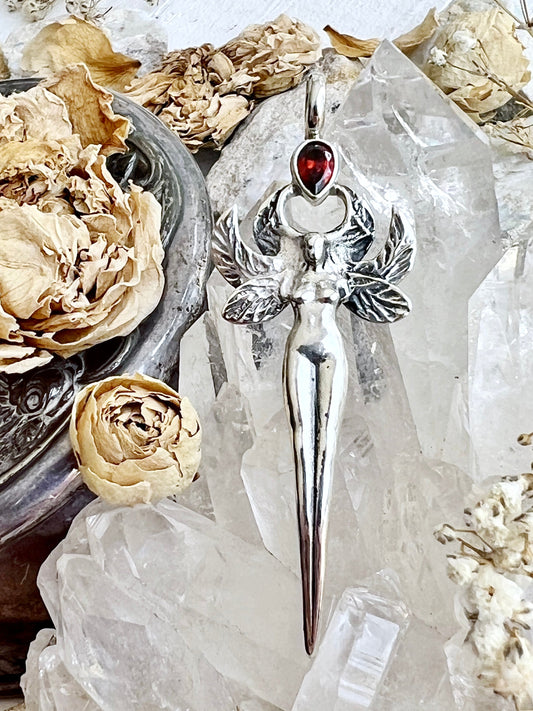 Color Change Garnet Goddess Pendent 925