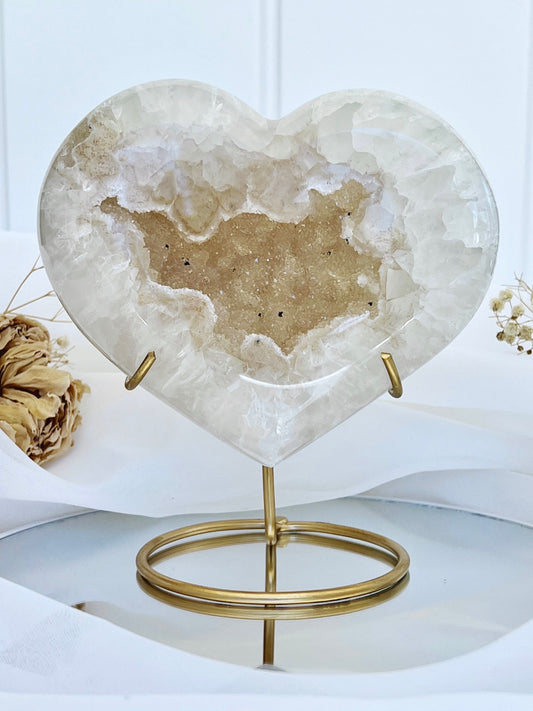Agate Druzy Heart on Stand 4702