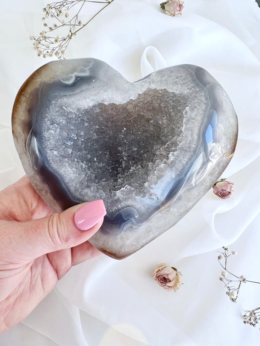 1.3kg Blue Grey Agate Geode Puffy Heart 4168