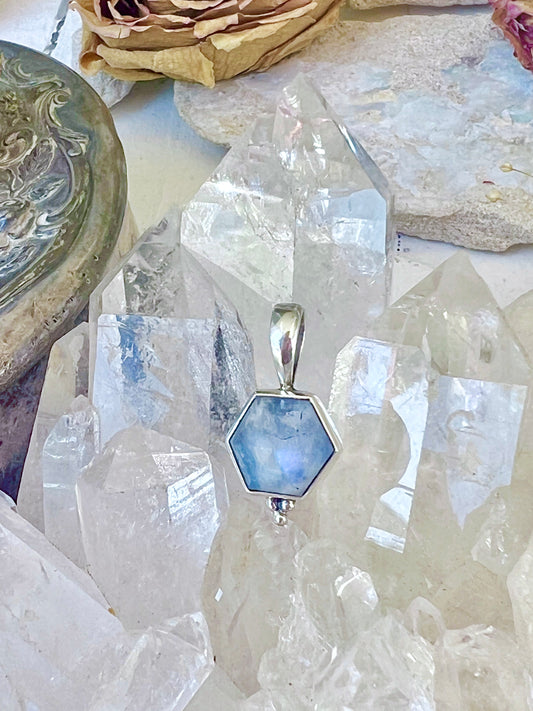 ‘Harmonia’ Hexagon Moonstone Pendent 925 M2