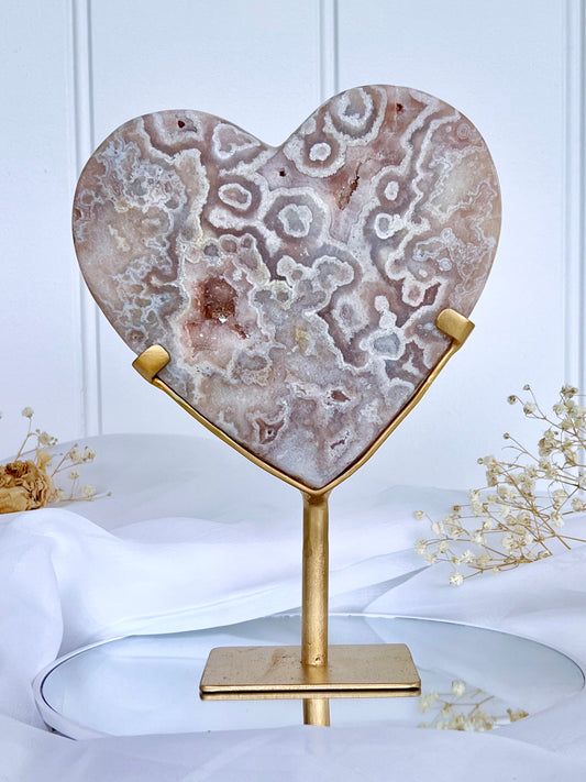 Chantilly Lace Pink Amethyst Heart On Stand PA2