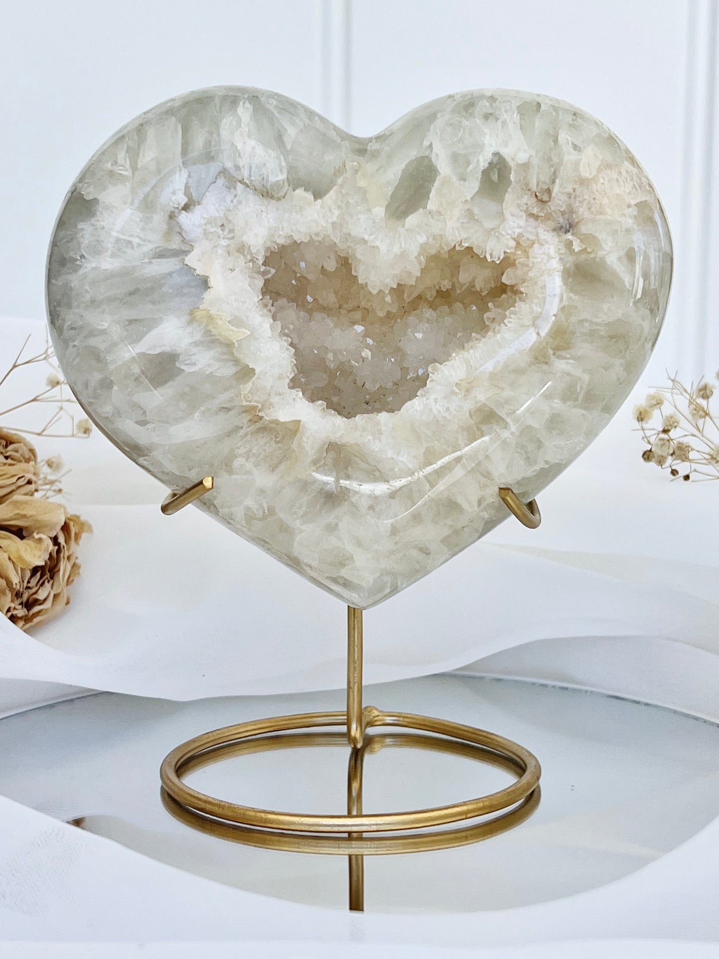 Agate Druzy Heart on Stand 4703